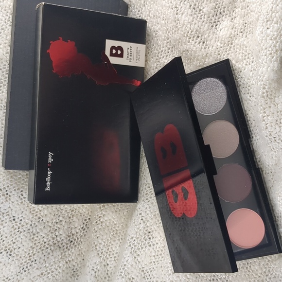 Betty Boop Other - BETTY BOOP x ipsy That's So Betty Eyeshadow Palette, 12g/0.42oz